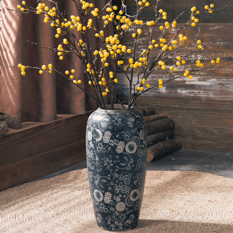 Vase à poser au sol bleu à fleurs