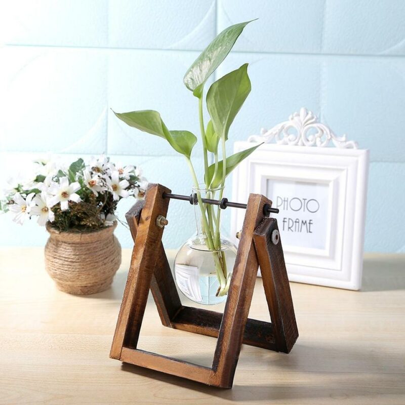 Vase suspendu en verre miniature avec potence en bois