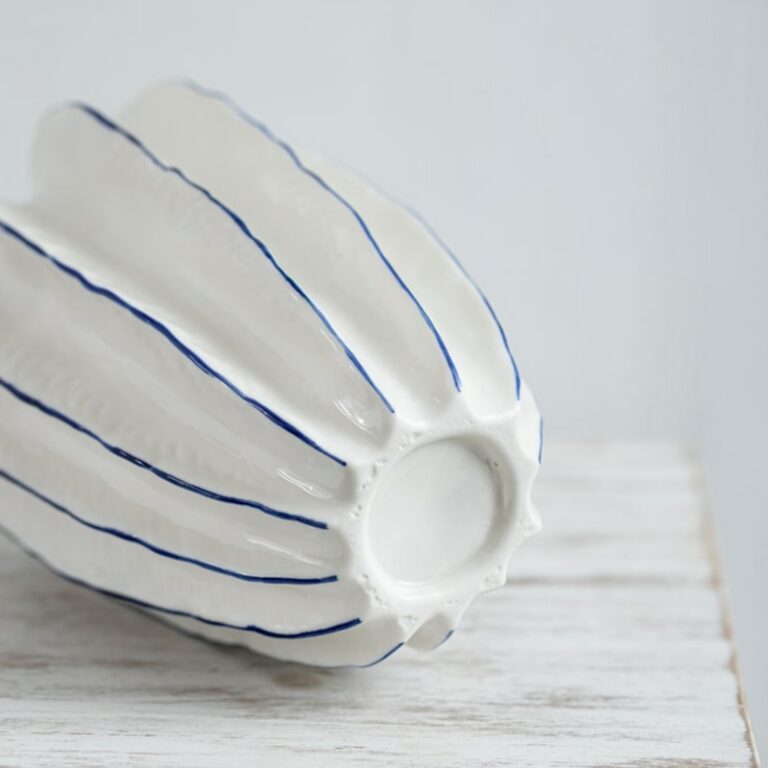 Set de 2 vases blancs design en céramique