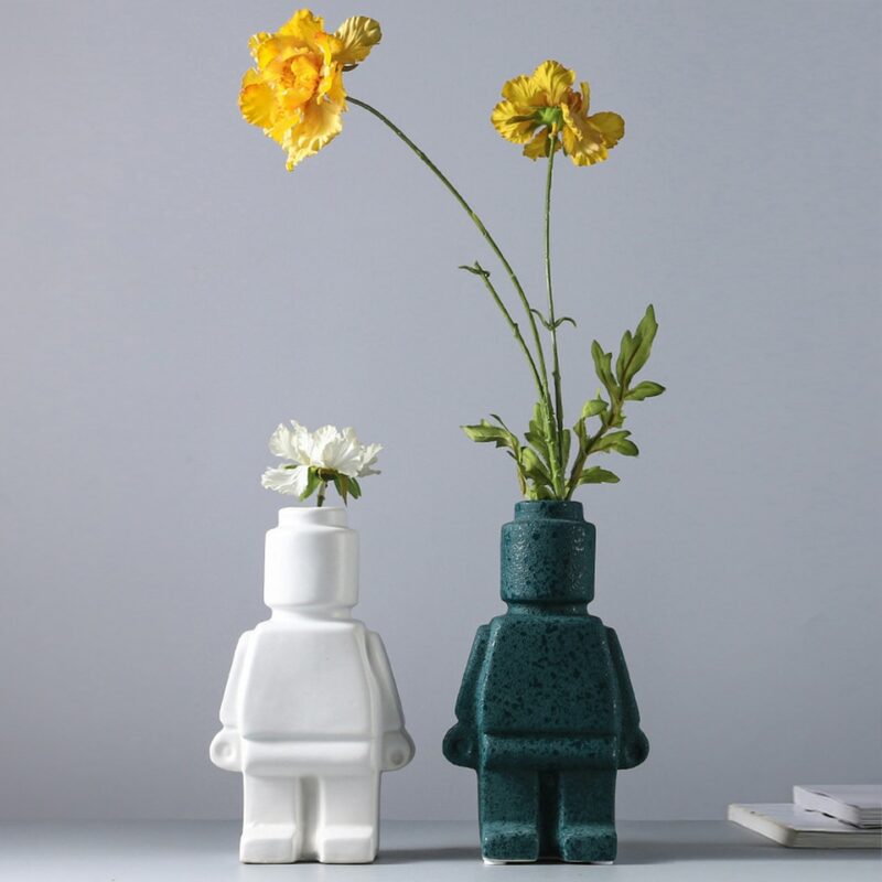 Vase original robot en céramique