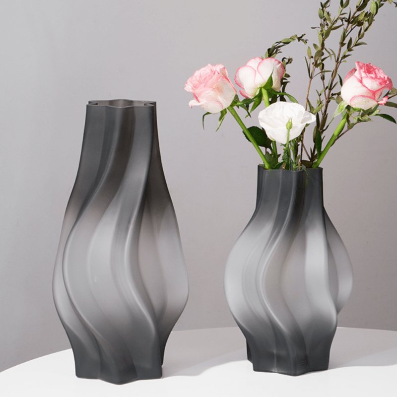 Vase en verre opaque moderne