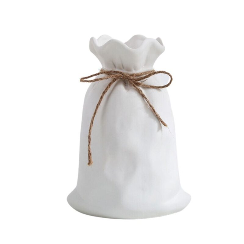 Vase blanc en bourse à cordon