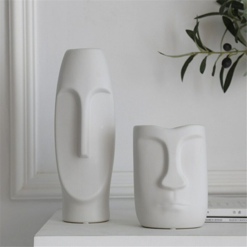 Vase blanc en forme de tête