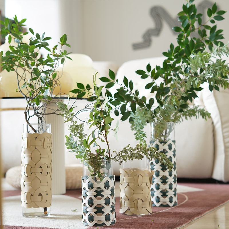 Vase verre vert anse cuir