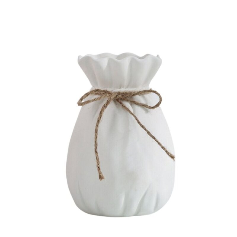 Vase blanc en bourse à cordon
